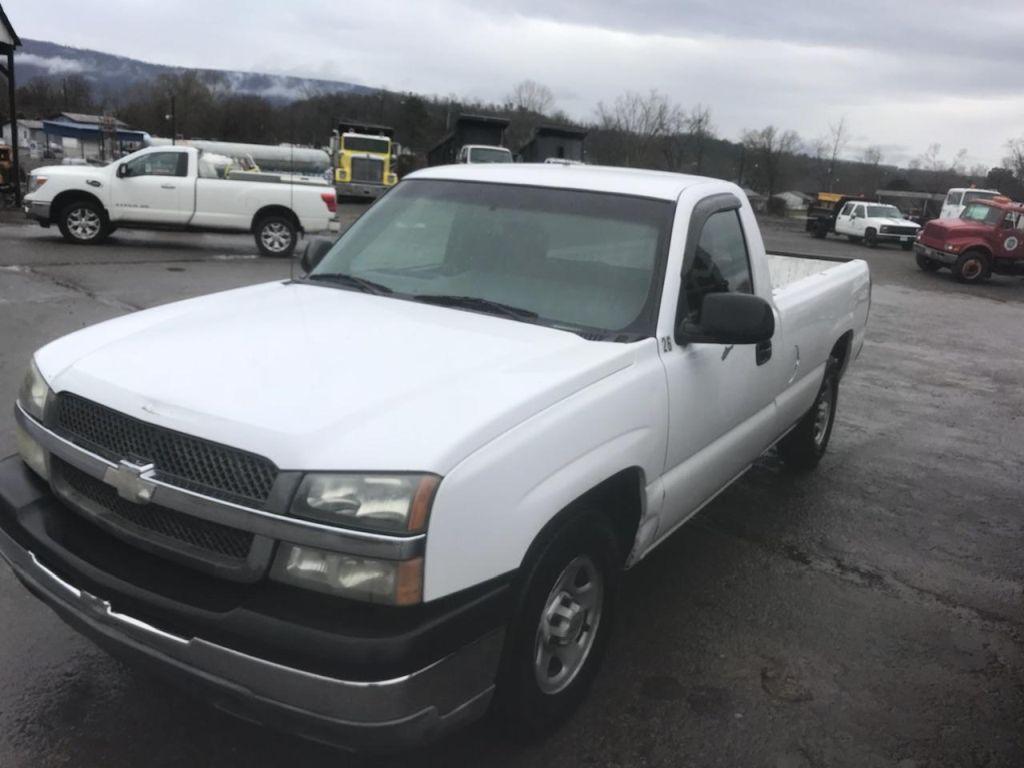 2003 WHITE CHEVROLET SILVERADO 2WD LONGBED TRUCK, AUTOMATIC, GAS, MILES SHOWING: 273,188,