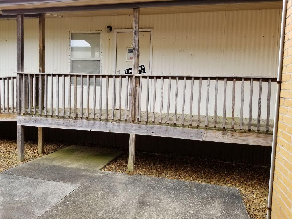 1993 DOUBLEWIDE MOBILE HOME, 1,440 SQUARE FEET, 2 OPEN ROOMS, 2 BATHROOMS,