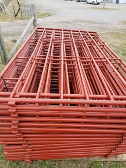 RED HEAVY DUTY 5 1/2' X 10' PANELS (5)