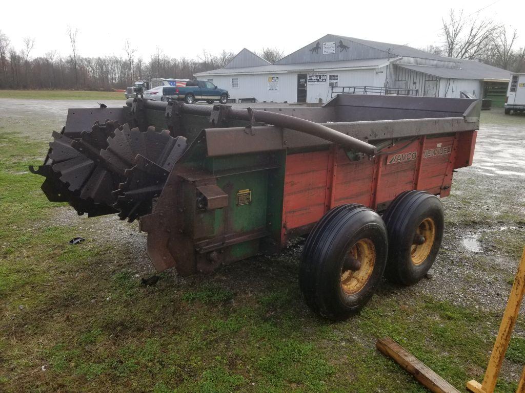 AVCO NEW IDEA 243 MANURE SPREADER, TANDEM AXLE