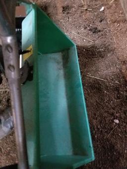 GREEN YARD SEEDER