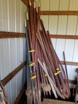 APPROX 25 METAL POSTS