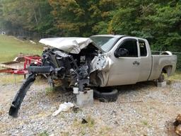 2007 CHEVROLET SILVERADO TRUCK, 4X4, WRECKED, VIN: 1GCEK19007E553785 LESS T