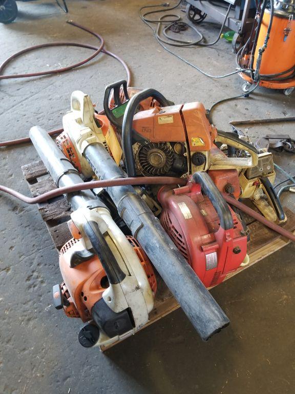 PALLET OF LEAFBLOWERS AND CHAINSAWS, PARTS