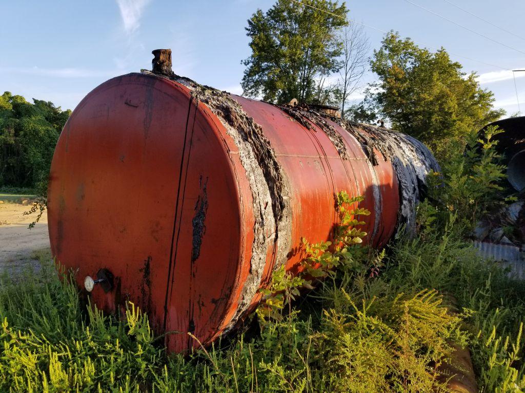 APPROX 4,000-5,000 GAL TANK USED FOR TAR, SELLER SAYS ITS EMPTY