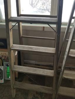 8' WOODEN LADDER