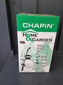 NEW CHAPIN HOME AND GARDEN 1 GAL HAND SPRAYER