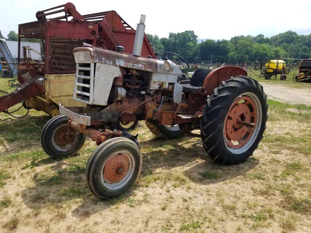 INTERNATIONAL 340 TRACTOR, S: 5863, NOT RUNNING-SELLER THINKS MAY JUST NEED