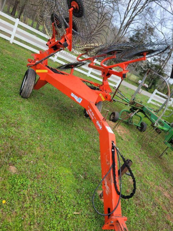 KUHN SR108 SPEED RAKE, 8 WHEEL, W/ KICKER WHEEL, HYDRAULIC