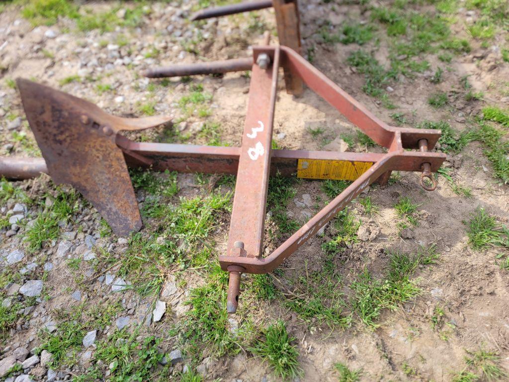 THE LEINBACH LINE 1 ROW PLOW 3PH