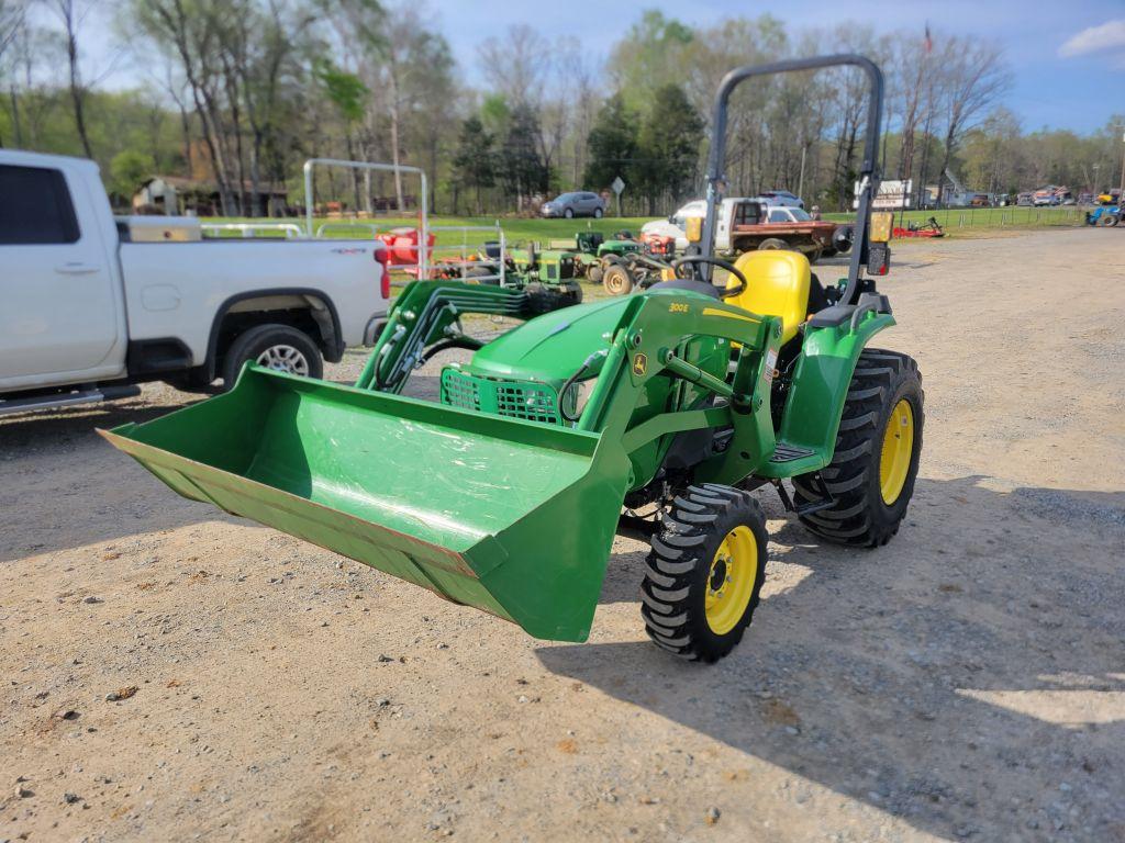 JOHN DEERE 3025E TRACTOR WITH JOHN DEERE 300 FRONT END LOADER AND BUCKET, R