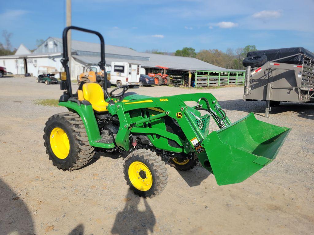 JOHN DEERE 3025E TRACTOR WITH JOHN DEERE 300 FRONT END LOADER AND BUCKET, R