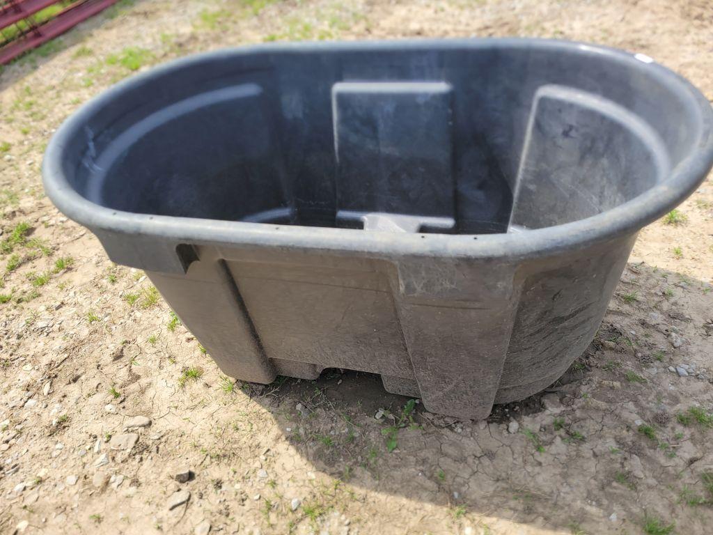 RUBBERMAID 100 GAL TROUGH