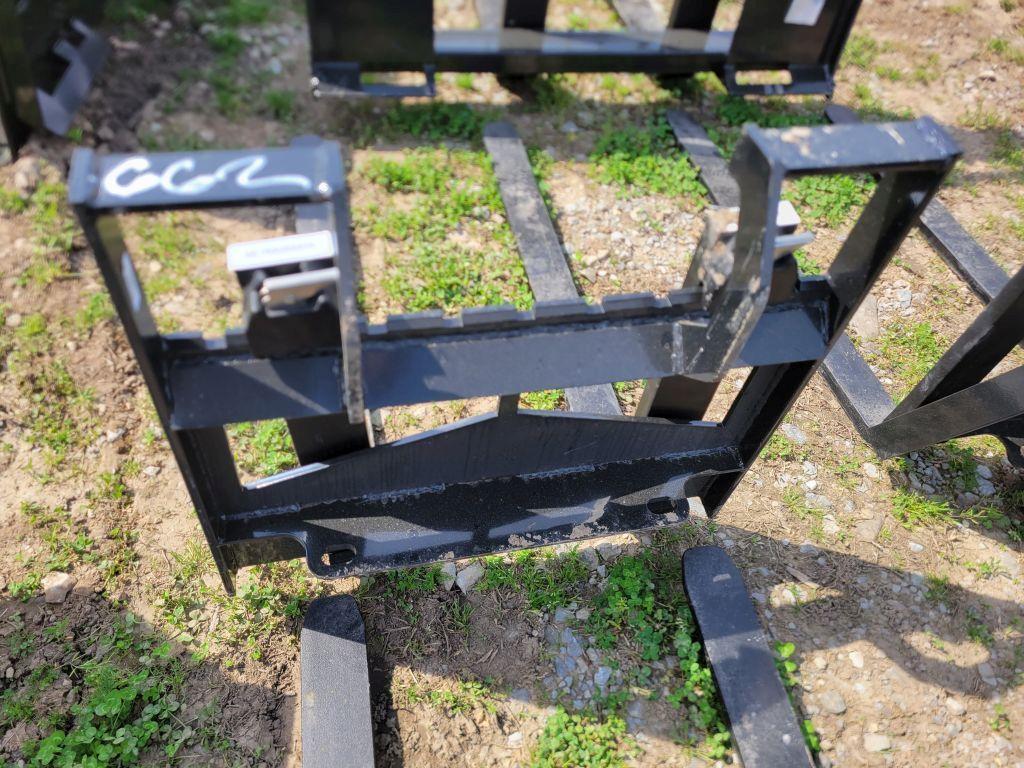 UNUSED 2024 AGT 36" MINI SKID STEER PALLET FORKS, SN: SSPF24011206F, **SELL