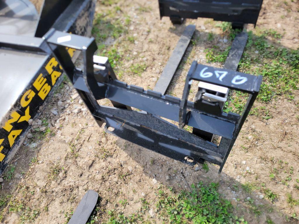 UNUSED 2024 AGT 36" MINI SKID STEER PALLET FORKS, SN: SSPF24011209F, **SELL