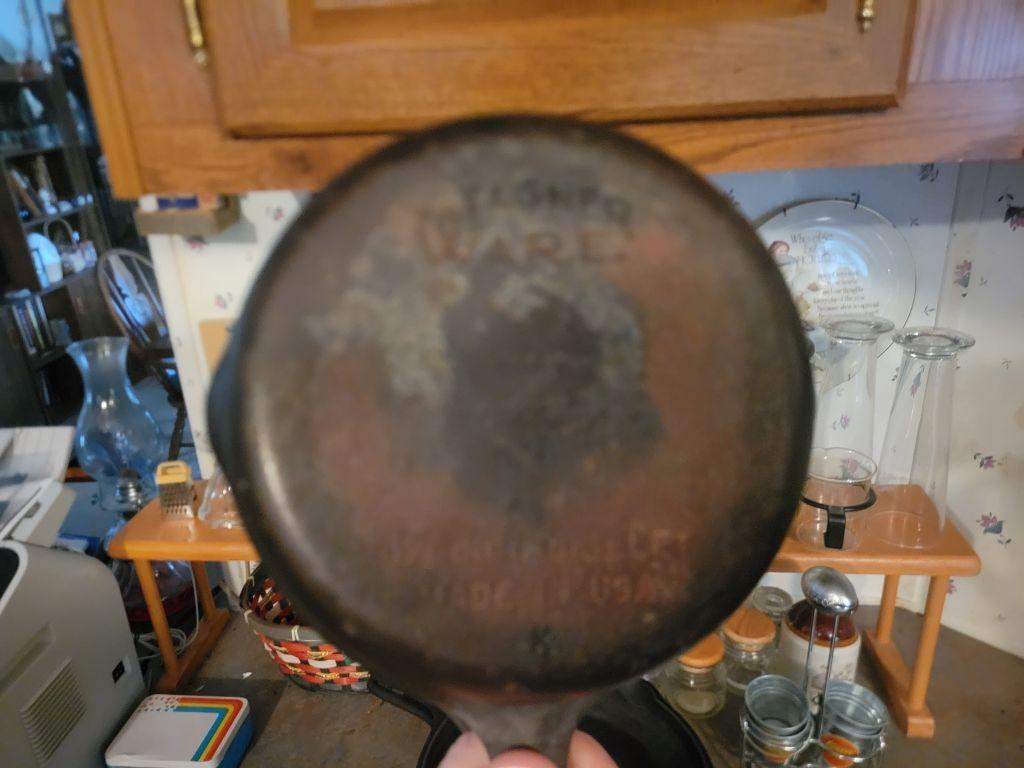 ASSORTED CAST IRON SKILLETS WAGER AND GRISWALD (7) AND GLASSWARE