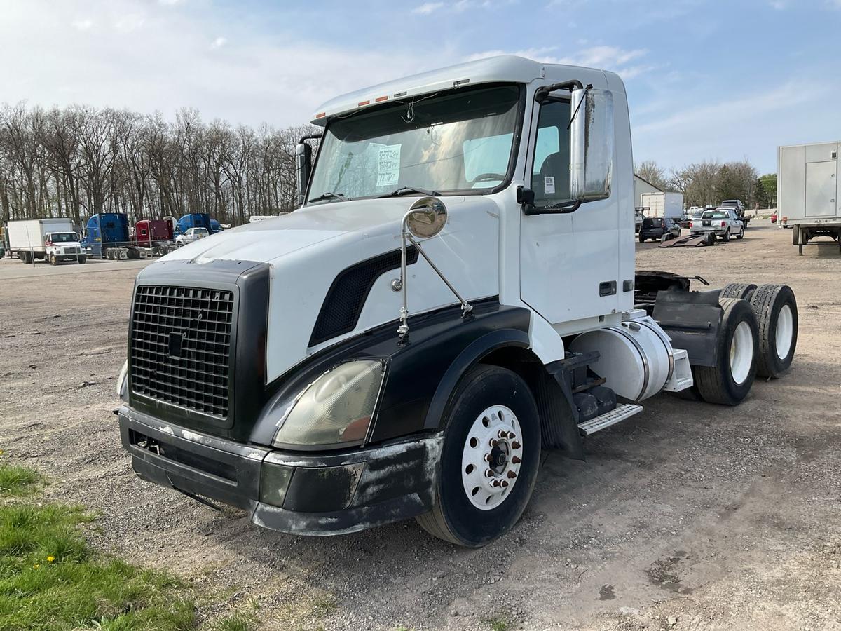 2007 VOLVO VNL64T300 Serial Number: 4V4NC9GF27N467398