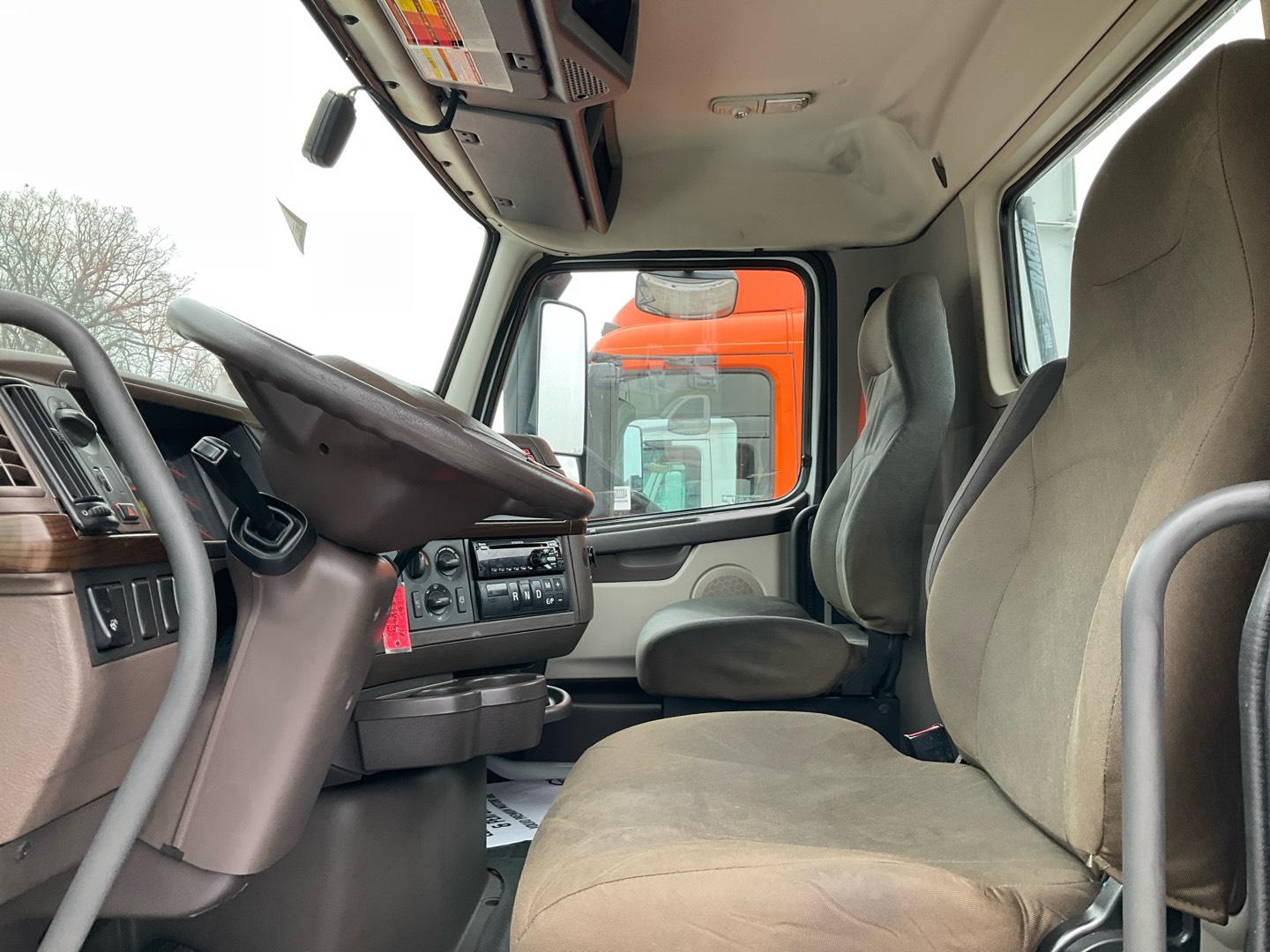 2018 VOLVO VNL64T300 Serial Number: 4V4NC9EH9JN993975