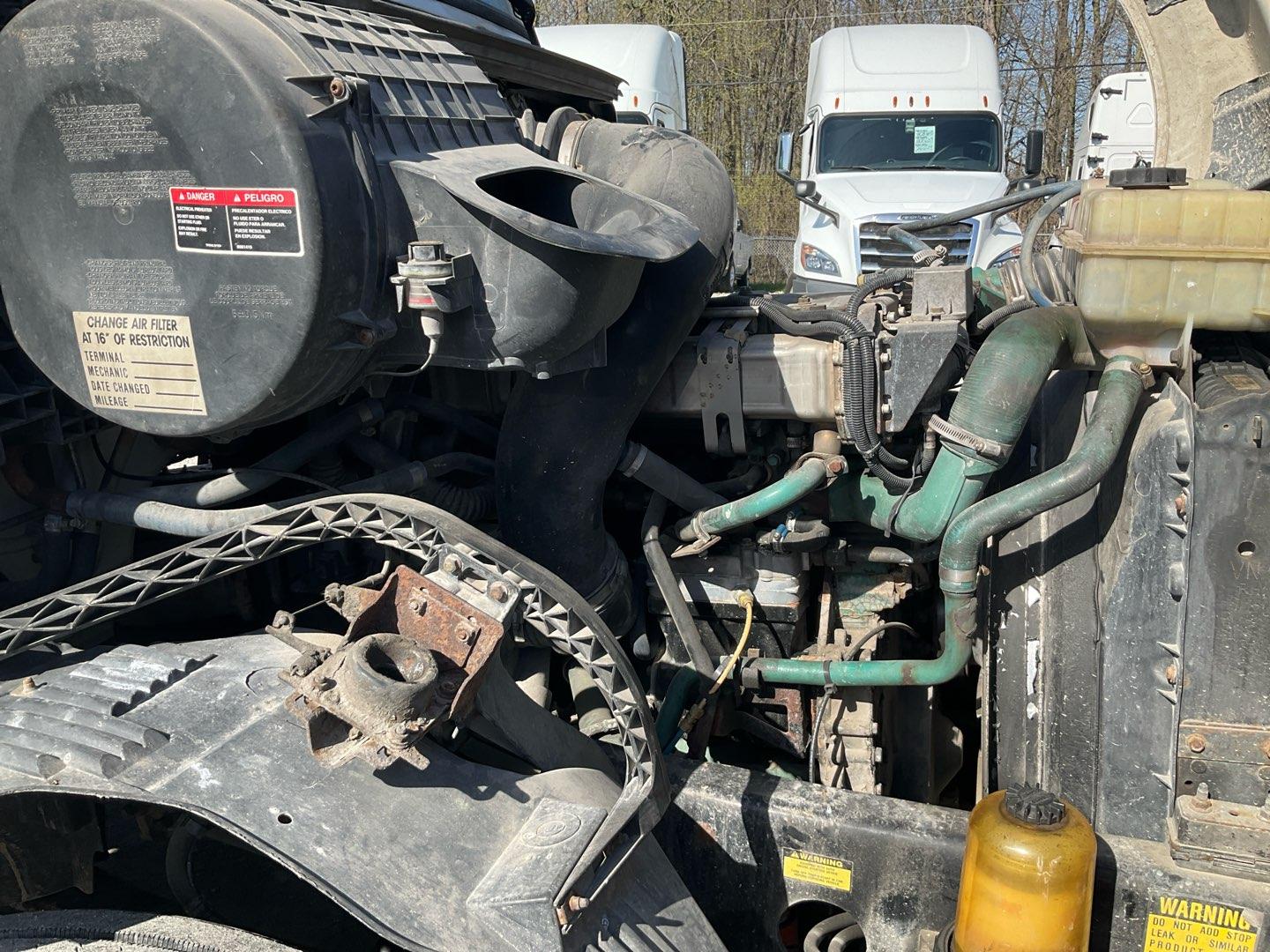 2008 VOLVO VNL64T670 Serial Number: 4V4NC9GH28N460230