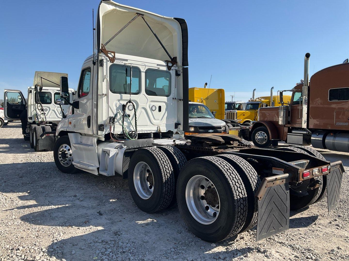 2018 FREIGHTLINER CASCADIA 125 Serial Number: 3AKJGEDR5JSJT1525