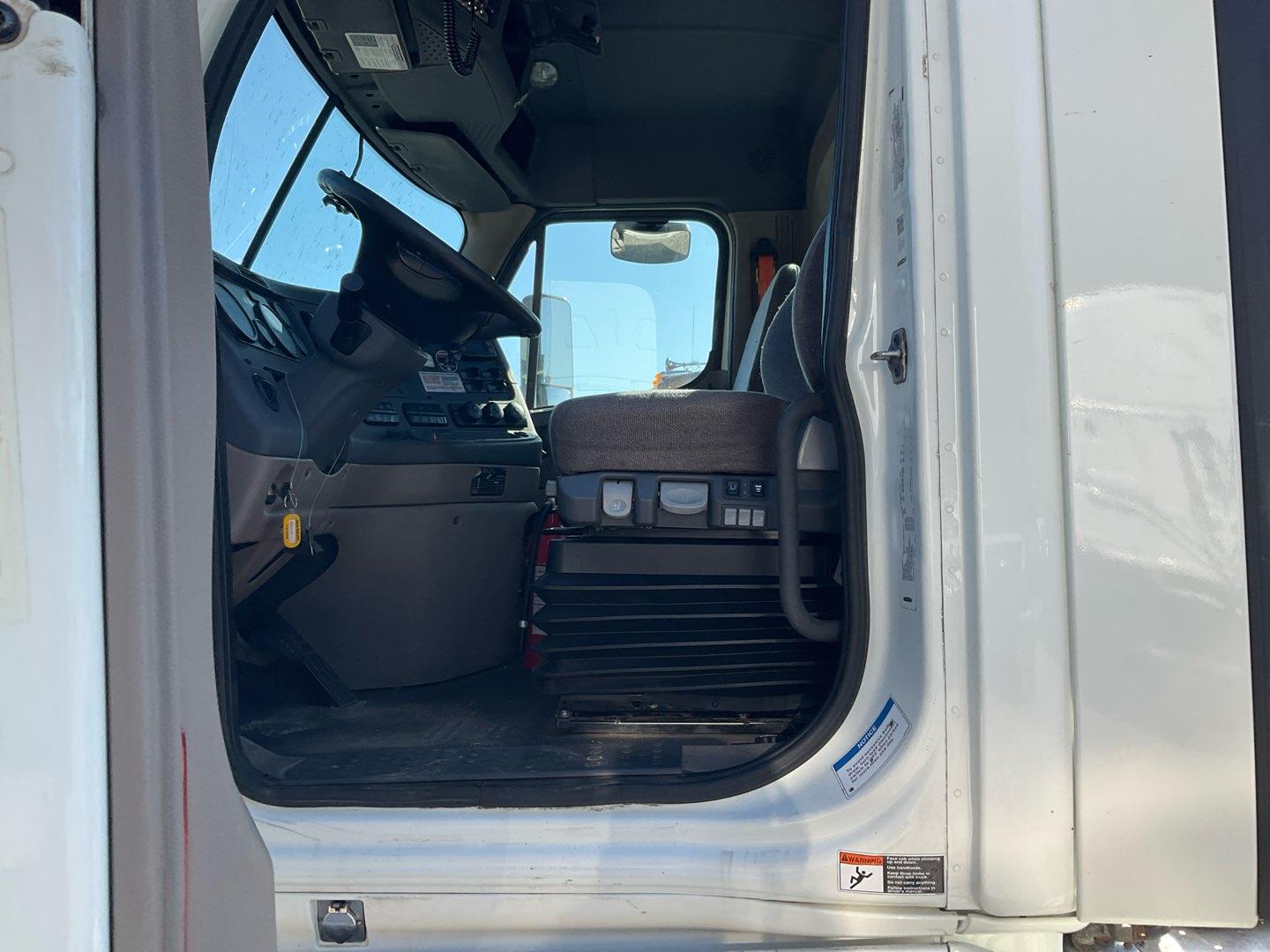 2018 FREIGHTLINER CASCADIA 125 Serial Number: 3AKJGEDR5JSJT1525