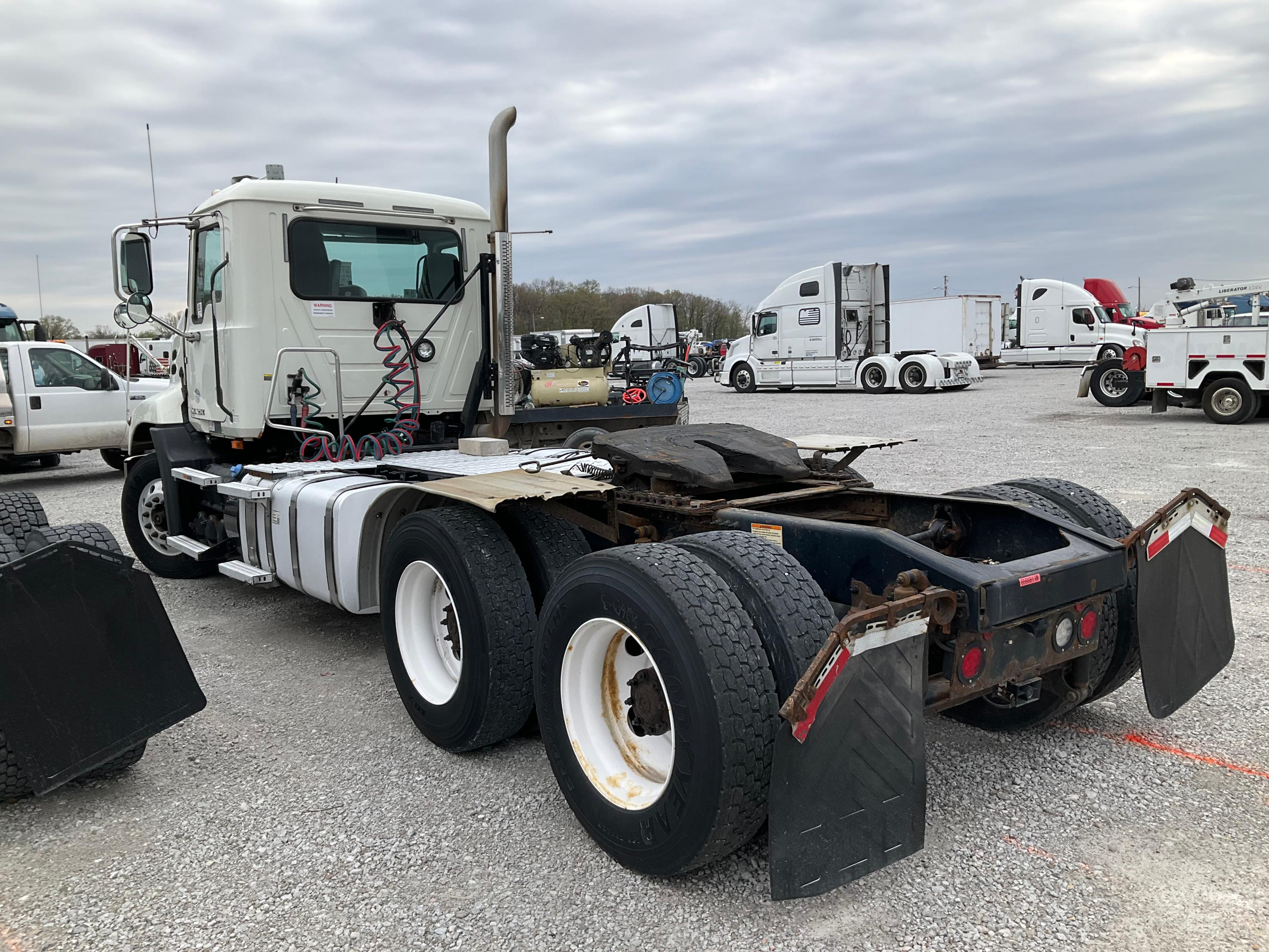 2016 MACK PINNACLE Serial Number: 1M1AW09Y0GM078258