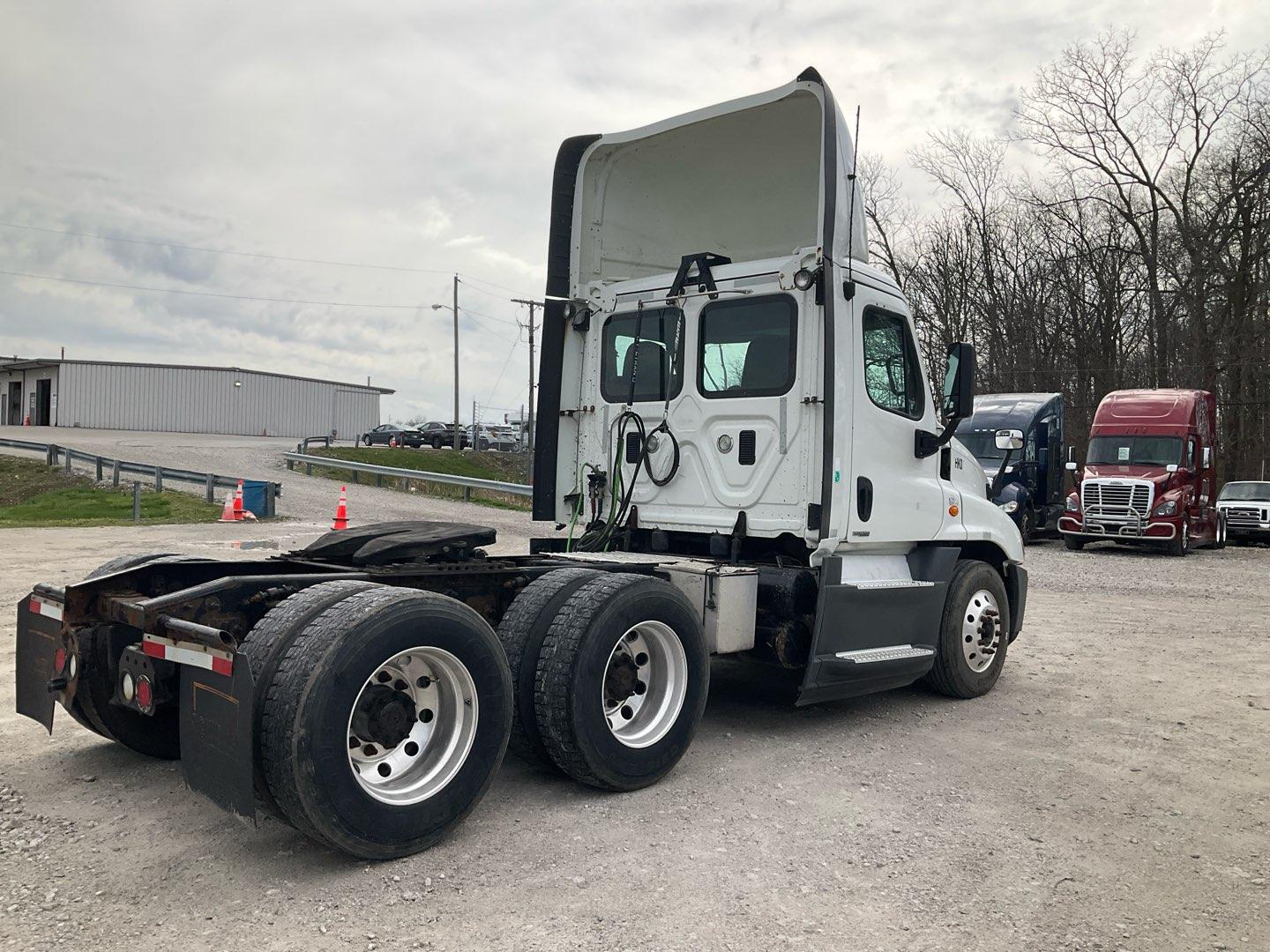 2015 FREIGHTLINER CASCADIA-SERIES Serial Number: 1FUJGED50FLGC0333