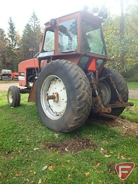 Allis Chalmers 7010 tractor sn: 14108