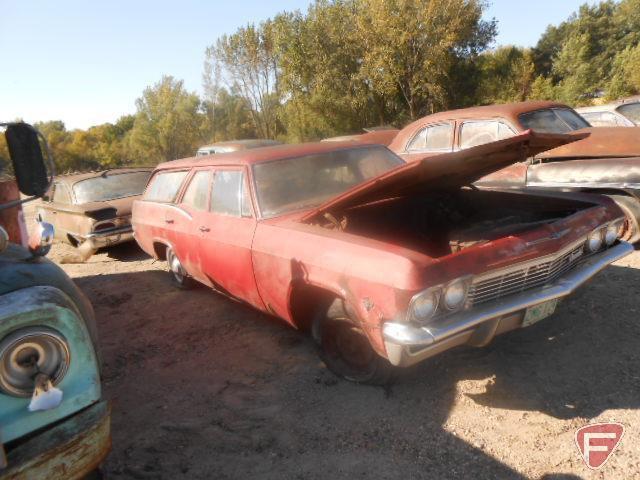 1965 Chevrolet Biscayne 4 door wagon