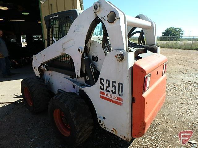 2006 Bobcat S250 2-Speed Turbo skid loader, sn: 526013407, 3015 hours, 12.00X16.5 tires