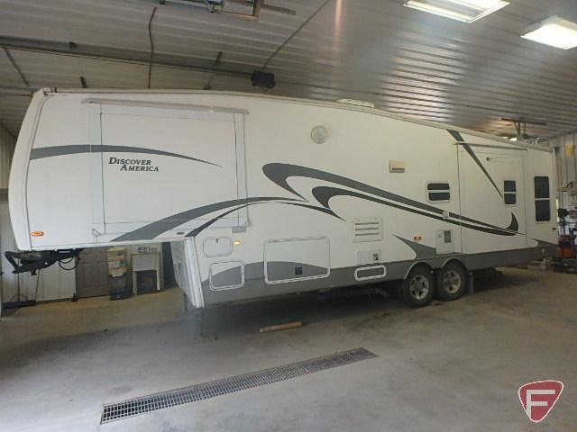 2008 NuWa Discovery Hitch Hiker 5th Wheel Camper Trailer, VIN # 1NW32DR058D077921