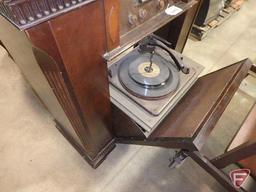 Philco radio and turn table Model 42-1009 32inx15inx36in