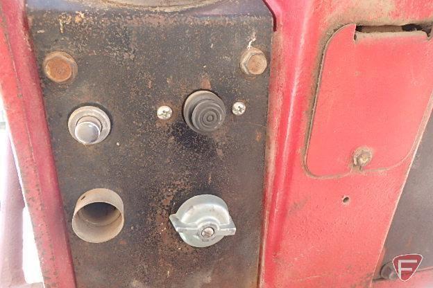 IH/International Harvester Farmall 656 row crop tractor sn 17528S