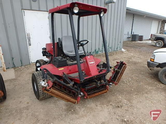 Toro Reel Master 5200D five-plex 8 blade reel mower, 2WD, ROPS and canopy, 2947 hrs, SN: 240000118