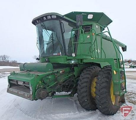 1997 John Deere 9600 combine with rear assist, duals, Greenstar