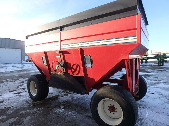 Brent 444 gravity box on heavy gear with extension pole, lights, brakes, tank extension