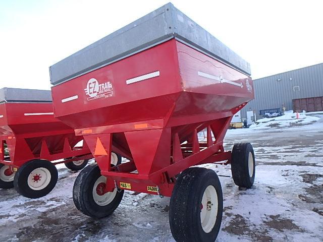 EZ Trail 3400 gravity box with tank extension on H & S model 412 24,000 lb. wagon