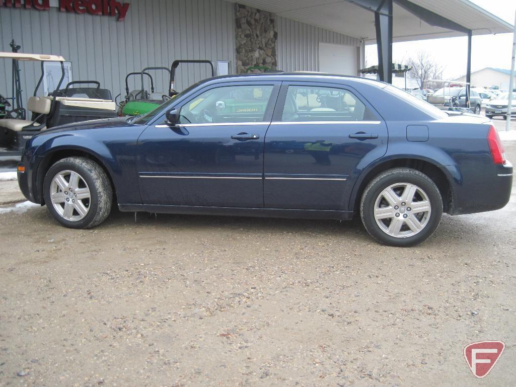 2005 Chrysler 300 Passenger Car, VIN # 2c3jk53g15h695505