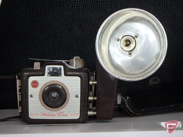 Vintage cameras, Kodak Brownie Bulls Eye with Kodalite Flashholder,