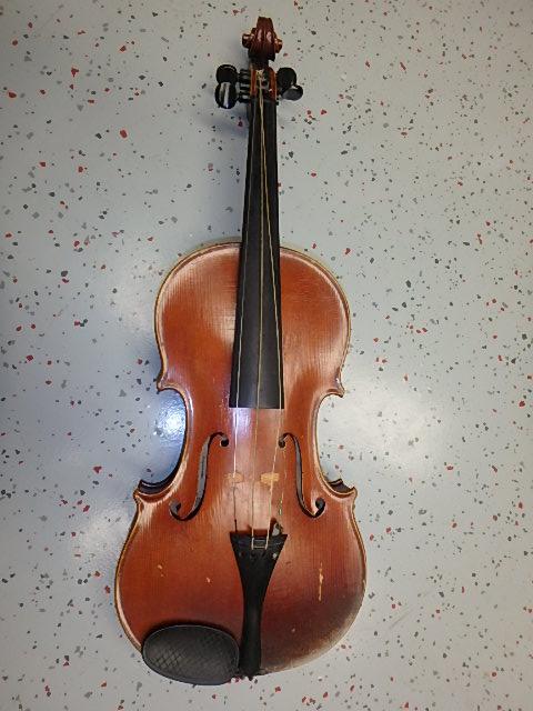 Matthias Weineifen violin tagged 1920 Germany, needs new strings