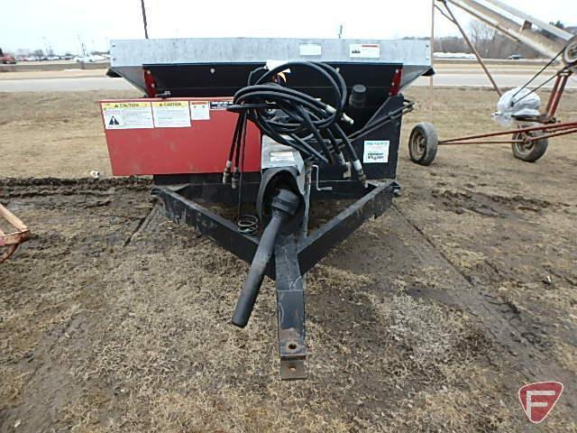 Meyers M300 Tandem axle heavy duty manure spreader poly floor and poly sides