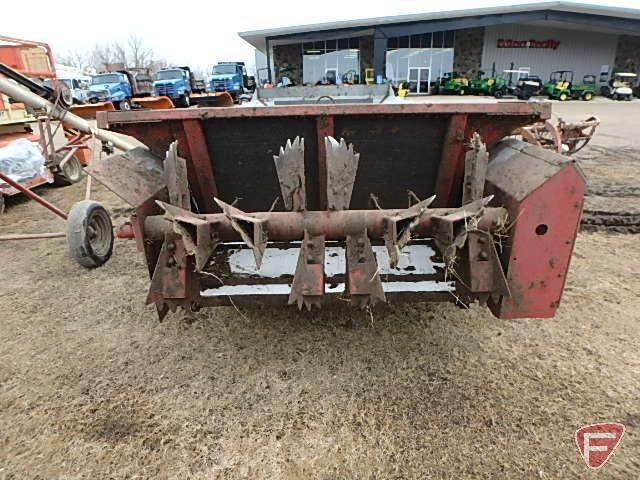 Meyers M300 Tandem axle heavy duty manure spreader poly floor and poly sides