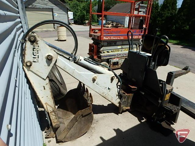 Bobcat Clark backhoe attachment model 907, sn 6561956-M-1428