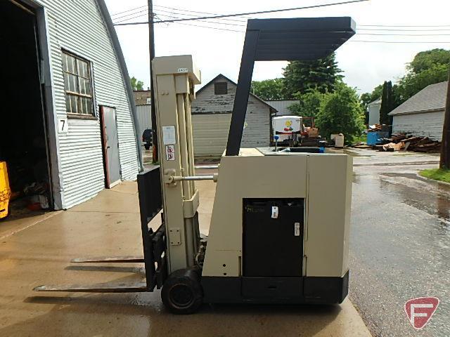 Crown electric standing forklift model 35RCTT, sn W-62112, 1032.4 hours showing