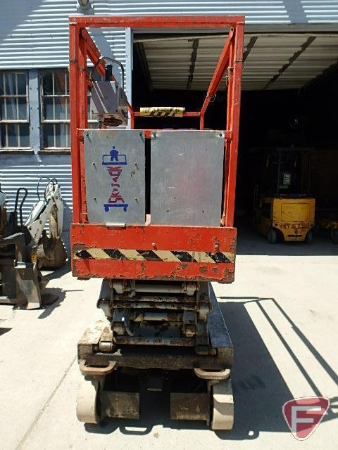 Sky Jack SJIII 3219 electric scissors lift aerial work platform, 3889 hours showing