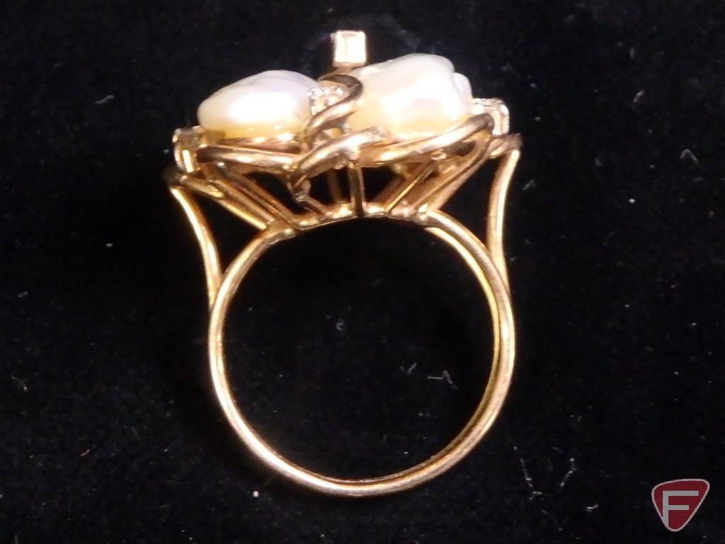 Ladies 14k yellow Gold Diamond fashion Baroque Pearl ring