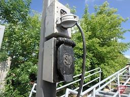 (3) portable light stations