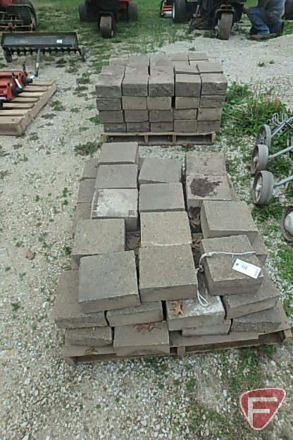 Landscape blocking; 2 pallets