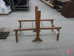 Vintage Lovell Mfg Co wringer stand