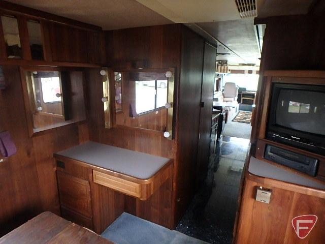 1991 Foretravel Grand Villa Unihome U300 Recreational Vehicle, VIN # 1f97d4409mn054221